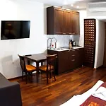 Apartman Lola *