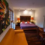 Lola Apartman *
