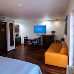 Apartman Lola *