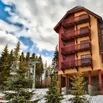 Lola Apartman