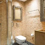 Lola Apartman