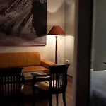 Lola Apartman *