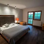 Apartman Lola *