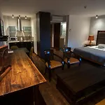 Lola Apartman *