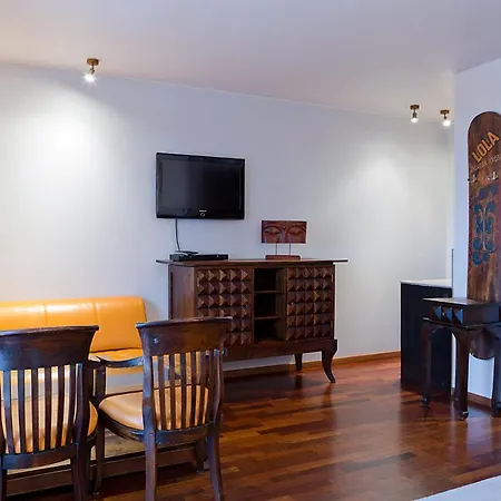 Lola Apartment *