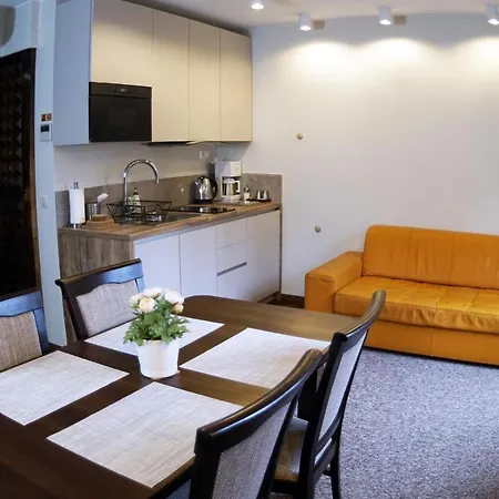 Lola * 스클라르스카포렘바