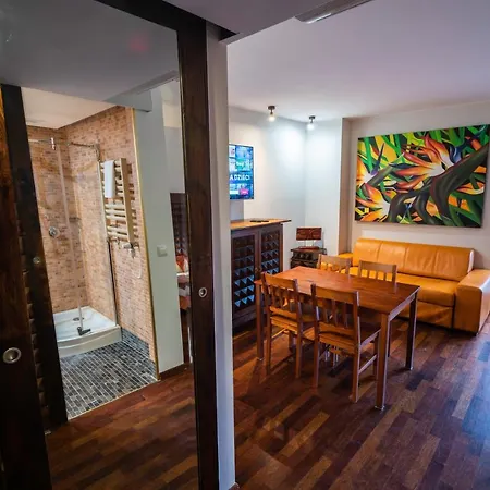 Lola * Шклярска-Поремба