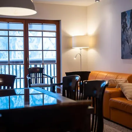 Lola Шклярска-Поремба