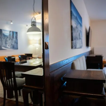 Lola 스클라르스카포렘바