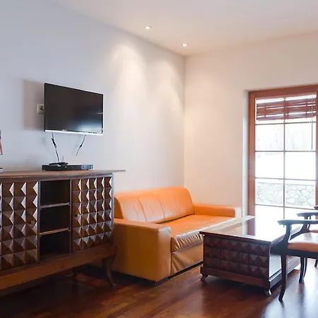 Lola * 스클라르스카포렘바