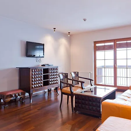 Lola Апартаменты